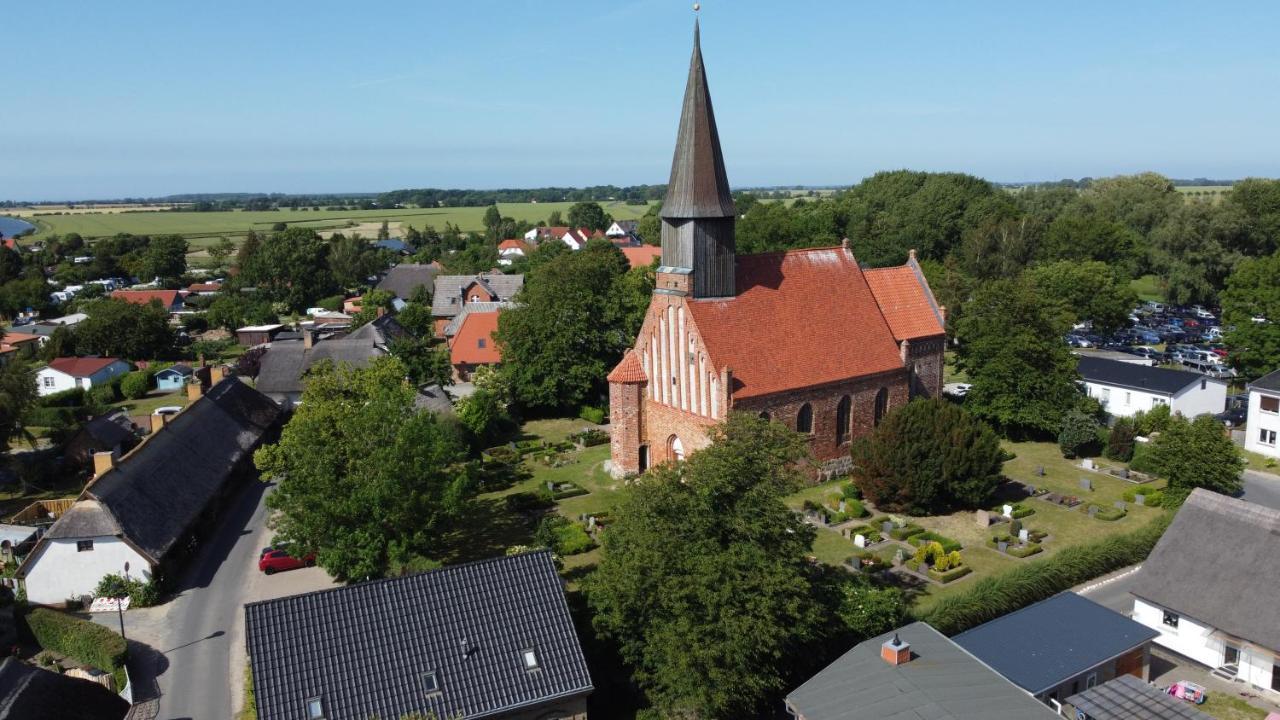 Reetferienhaus - Schaprode Hafen Exterior foto